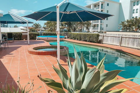 Bargara Blue Resort - New Castle Tourism 1