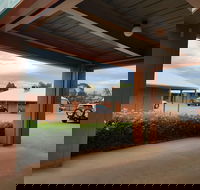 Mud Hut Motel - Newcastle Accommodation