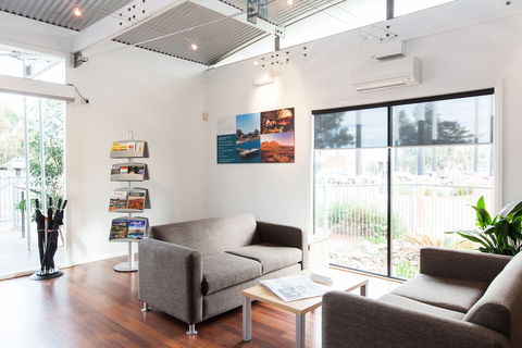 Majestic Oasis Apartments - New Castle Tourism 4