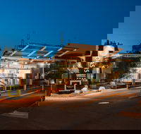 Majestic Oasis Apartments - New Castle Tourism