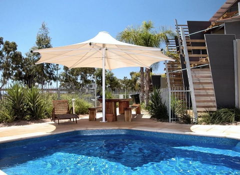 Majestic Oasis Apartments - New Castle Tourism 2