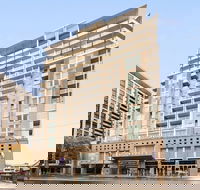 Oaks Adelaide Embassy Suites - Newcastle Accommodation