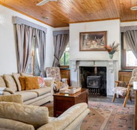 Reillys Wines Heritage Cottages - Newcastle Accommodation