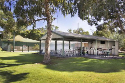 Early Settlers Motel Tocumwal - New Castle Tourism 4