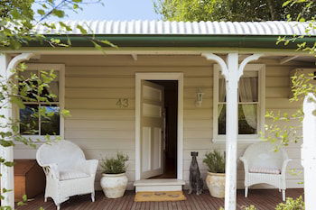 Illalangi Boutique Cottage - New Castle Tourism 0
