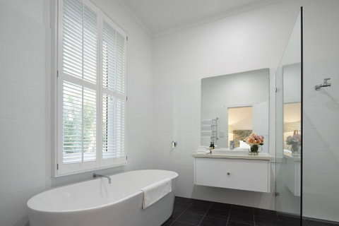 The Cottage At Bolobek - Newcastle Accommodation 1
