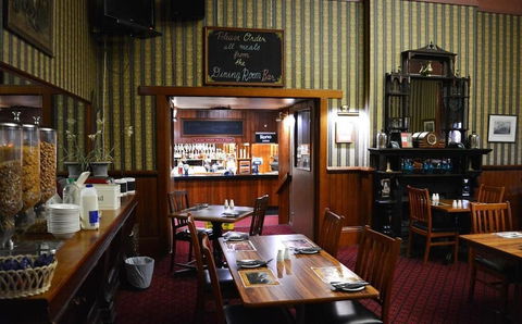Empire Hotel Queenstown - New Castle Tourism 6