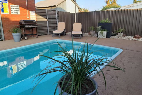 Country Mile Motor Inn - New Castle Tourism 3