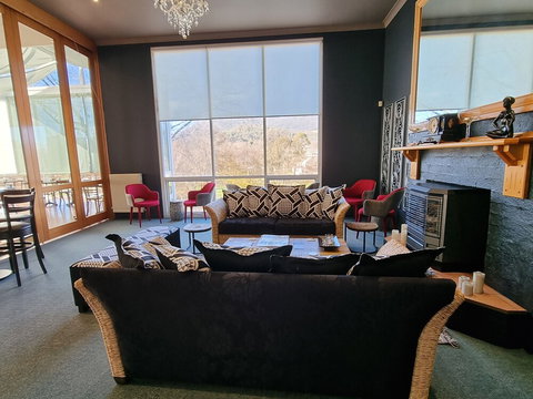 Tumbarumba Motel & Elms Restaurant - Newcastle Accommodation 1