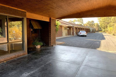 Kingswood Motel - New Castle Tourism 3
