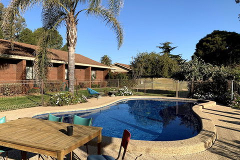 Kingswood Motel - New Castle Tourism 5