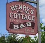 Henrys Cottage - Newcastle Accommodation