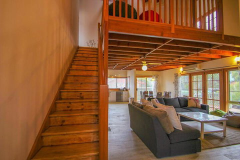 Halinka Lodge - Newcastle Accommodation 5