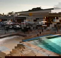 New Crossing Place Motel  Apartments - New Castle Tourism