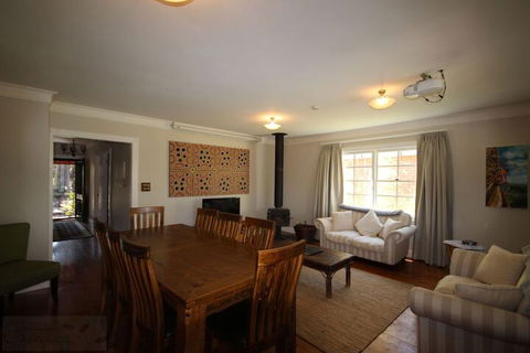 Lily May Cottage - New Castle Tourism 5