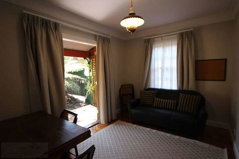 Lily May Cottage - New Castle Tourism 7