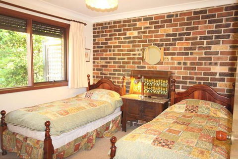 Rosella Retreat - New Castle Tourism 6