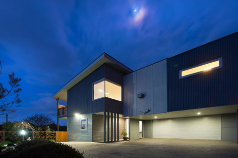 Azura - New Castle Tourism 4