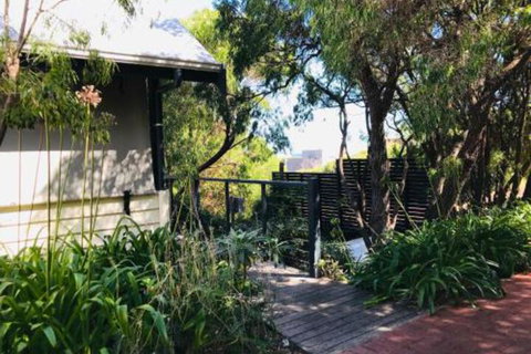 Zephyr Studio - Newcastle Accommodation 1