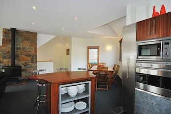 Kimberley One - Newcastle Accommodation 6