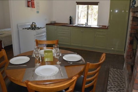 Four Bull Hut - New Castle Tourism 6