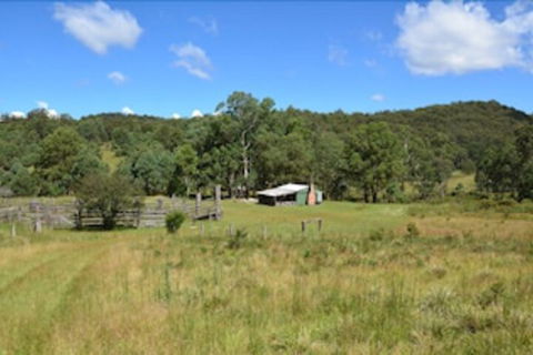 Four Bull Hut - New Castle Tourism 4