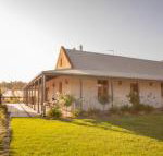 Brockenchack Vineyard Bed  Breakfast - Newcastle Accommodation