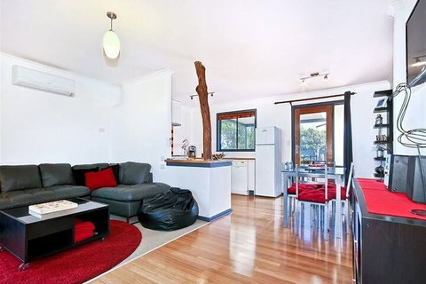 Sea Devine - Newcastle Accommodation 7