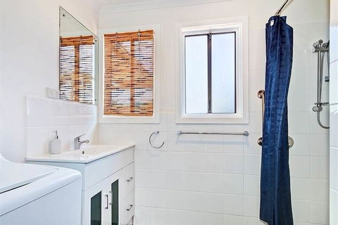Sea Devine - Newcastle Accommodation 5