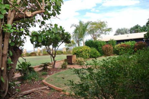 Samson Beach Chalets - New Castle Tourism 3