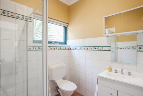 Anglesea River Apartments 2 Bed Unit 2 / 4 - Newcastle Accommodation 4