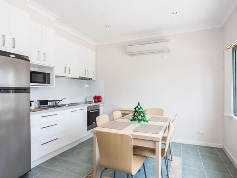 Anglesea River Apartments 2 Bed Unit 2 / 4 - Newcastle Accommodation 1