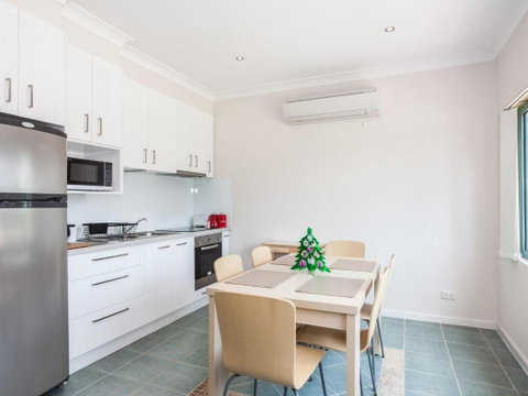 Anglesea River Apartments 2 Bed Unit 2 / 4 - Newcastle Accommodation 2