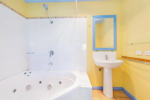 Apollo Panorama Guesthouse - New Castle Tourism 7