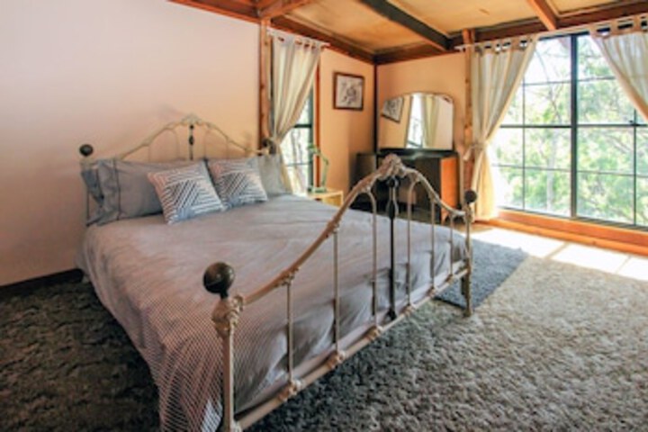 Grattai NSW Newcastle Accommodation