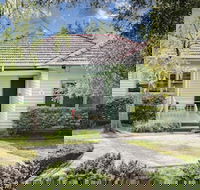 Hillside House - New Castle Tourism