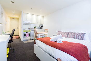 EMILY, Carlton Studio Apartment - Newcastle Accommodation 1