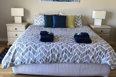 Shades Of Blue Eco Retreat - Newcastle Accommodation 2