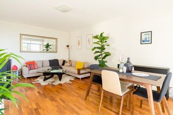 Bronte Beach House - New Castle Tourism 0