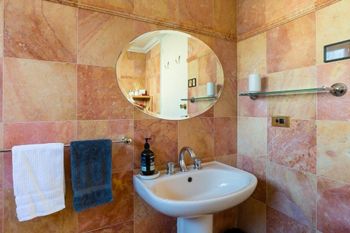 Bronte Beach House - New Castle Tourism 3