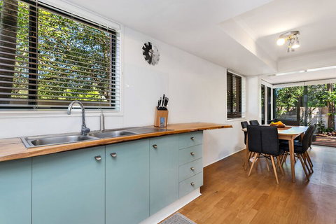 A PERFECT STAY - Mahogany Lodge - New Castle Tourism 3