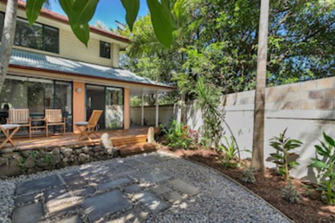 A PERFECT STAY - Mahogany Lodge - New Castle Tourism 0