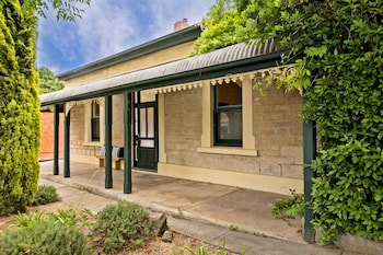 Pembury Cottage - Newcastle Accommodation 0