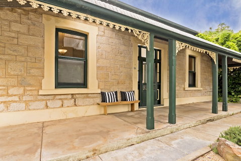 Pembury Cottage - Newcastle Accommodation 2