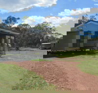 Just Red Wines Vineyard Cabins - New Castle Tourism