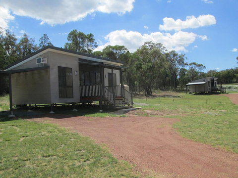 Just Red Wines Vineyard Cabins - New Castle Tourism 0