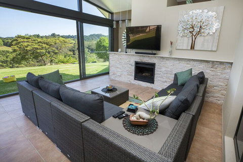 Mapleton Springs - Newcastle Accommodation 7