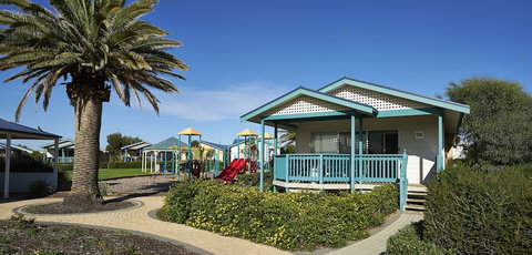 The Retreat At West Beach Parks - New Castle Tourism 3