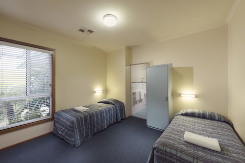 The Retreat At West Beach Parks - New Castle Tourism 5