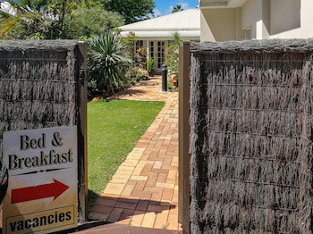 Airport B&B - New Castle Tourism 0